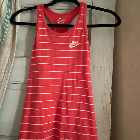 Nike youth X-Large tank top - Picture 2 of 2